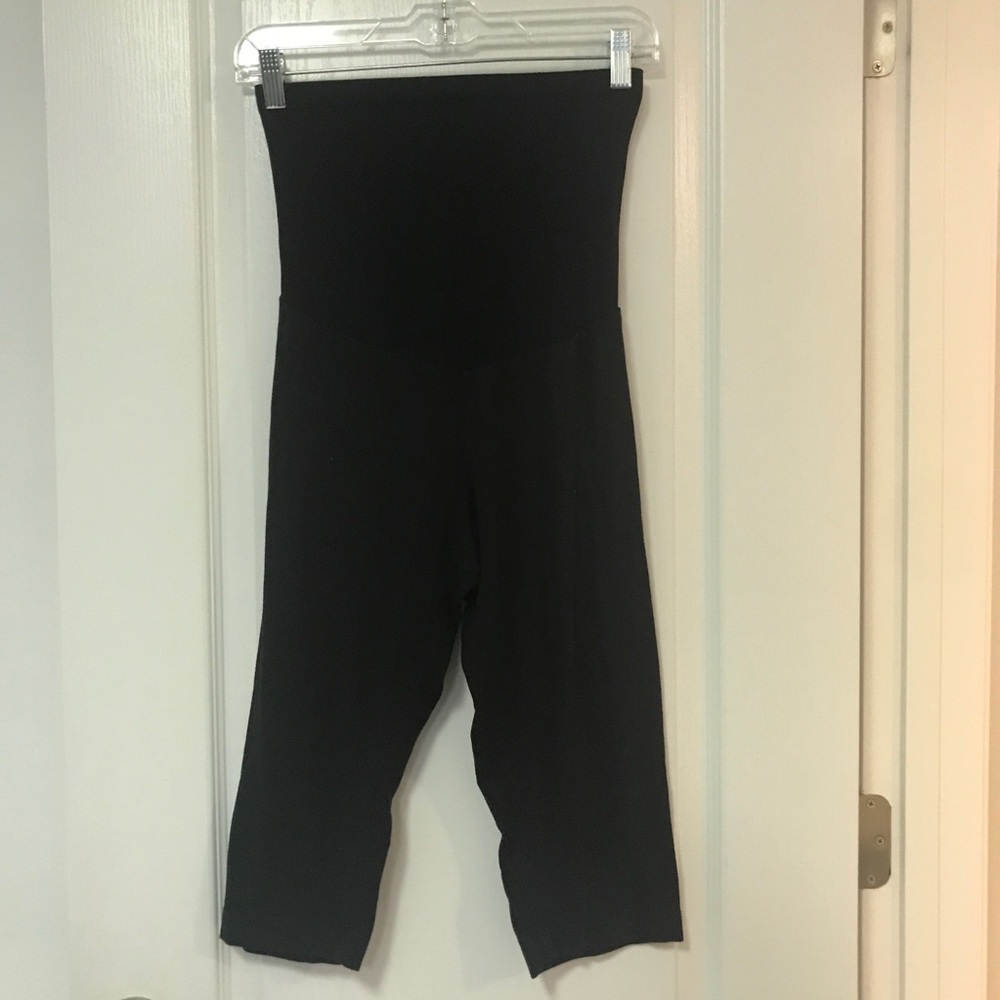 Black cropped leggings